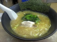 「ラーメン（麺半分）500円」@らーめん 吟太の写真