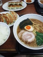 「醤油ラーメン、餃子×2、ライス」@横浜とんとんの写真