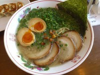 「ラーメン+チャーシュー+ネギ」@元祖とんこつ 久留米ラーメン 山亭の写真
