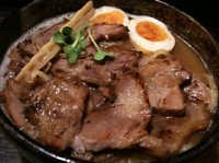 「特製？ラーメン 900円+ 大盛り100円」@燈の車の写真