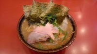 「ラーメン並＋野菜畑」@家系総本山 ラーメン吉村家の写真