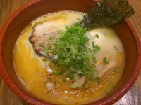 「鶏白味玉そば（赤）780円」@麺屋たつみ 喜心 狭山店の写真