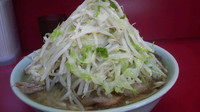 「小ﾗｰﾒﾝ （ｶﾀﾒ  ﾔｻｲﾁｮｲﾏｼ）」@ラーメン二郎 中山駅前店の写真