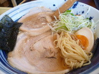 「中華そば（￥７４０）」@自家製麺 琥珀の写真