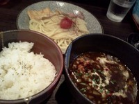 「Blackカレーつけ麺（麺少なめ）ご飯つき900円」@麺処 ほん田 nijiの写真