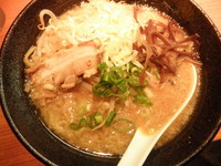 「一路ラーメン＋替玉　「650円＋100円」」@とんこつらーめん 一路 大和田店の写真