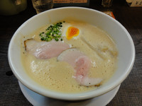 「豚CHIKIしょうゆラーメン」@ラーメン家 みつ葉 本店の写真