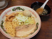 「油そば（大）スープ付き　：クーポンで味玉」@らあめん 寸八 総本店の写真