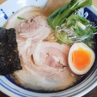 「琥珀そば(塩)￥７７０」@自家製麺 琥珀の写真