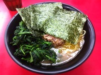 「ほうれん草増しラーメン中」@武蔵家直系 ぼうそう家の写真