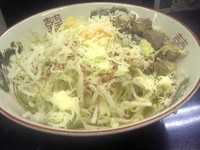 「まぜそば(麺少なめ、にんにく、とうがらし、チーズ+カレー)」@らぁめん 元気の源の写真