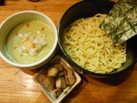 「冷やしつけめん アボカドのタレ（中）」@らーめん 破顔の写真