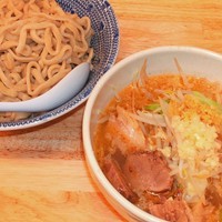 「つけめん 中（同価格 700円）＋ニンニク・生姜の醤油漬け」@らーめん きじとらの写真