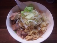 「ラーメン(ツルモチ麺・ニンニク)￥680＋豚増し￥100」@ラーメンアキラの写真