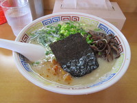 「長浜ラーメン(700円)、替玉(100円)」@ハングリードラゴンの写真