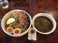 「麺 in BLACK デラックス 大盛」@二丁目 つけめん GACHIの写真