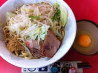 「汁なしラーメン 小(魚粉入り)+生たまご」@ラーメン二郎 環七一之江店の写真