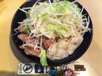 「汁なしポンズM(ニンニクなし)+ワンタンシングル」@The Outsidersの写真