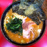 「ラーメン（麺固め味濃い目）」@家系総本山 ラーメン吉村家の写真