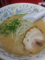 「ラーメン、替え玉」@博多龍龍軒 水道橋店の写真