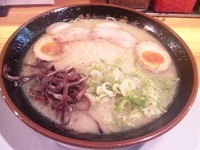 「博多ラーメン＋味玉」@博多ラーメン 清水屋の写真