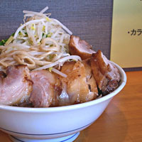 「小豚ダブル850円（ヤサイ半分増し）」@豚星。の写真