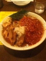 「ブタ入りオロチョンラーメン（中盛　アブラ　ヤクミ）」@にかいやの写真