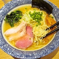 「芳醇香味そば（塩）+中盛　750円+50円=800円」@麺屋 一燈の写真