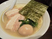 「特　鶏白湯　中盛り　（７８０円＋１００円）」@円熟屋 長塚店の写真