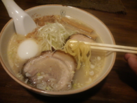 「味玉塩らー麺」@らー麺とご飯のたかぎの写真
