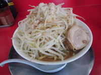 「ラーメン中盛り　全マシ」@ジャンクガレッジ 西船店の写真