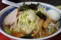 「野菜醤油ラーメン（大盛、ゆで卵無料）」@らーめん ほん田の写真