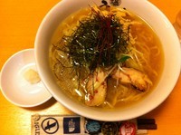 「冷やし煮干しそば」@塩専門 ひるがお 東京駅店の写真