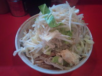 「ラーメン（ヤサイ、ニンニク）￥600」@ラーメン二郎 府中店の写真