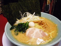 「豚骨醤油ラーメン　味玉　600円」@横浜家系ラーメン 松田家 志木店の写真