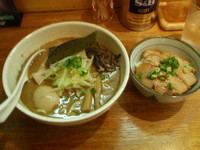 「鶏パイタン焼き干しラーメン＋味玉＋Ｄランチ」@麺や 福一の写真