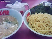 「醤油つけ麺の大盛」@ラーメン山岡家 さいたま宮前店の写真