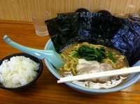 「醤油、のり、麺硬＋小ライス」@らーめん家 せんだい 鶴ヶ峰本店の写真