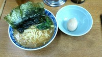 「ラーメン並、煮たまご」@ラーメン虎ノ穴の写真