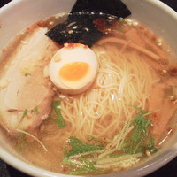 「えび塩￥８００」@らぁめん大山 アトレ川崎店の写真