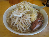 「小ラーメン（ヤサイ、ニンニク）￥650」@ラーメン二郎 荻窪店の写真