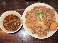 「肉盛りつけ麺780円＋肉増し250円＋無料の味玉」@魁 肉盛りつけ麺 六代目けいすけの写真