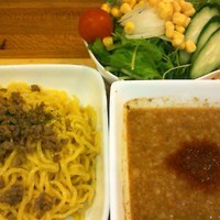 「【冷】　夏野菜で食べる冷やしカレーつけ麺」@北海道ラーメン るるも 長野駅前本店の写真