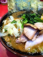 「ラーメン（640円）+野菜畑（80円）」@家系総本山 ラーメン吉村家の写真