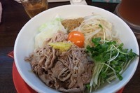 「冷・和牛魚介まぜソバ」@マルイ製肉店の写真