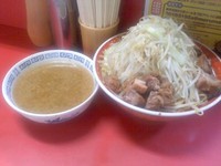 「大ラーメン、つけ麺券、麺マシ、野菜マシまし」@ラーメン二郎 上野毛店の写真