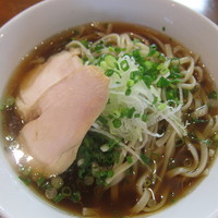 「魚出汁冷（限定）（７５０円）＋チャーシュー（炭火、直火）」@喜元門 本店の写真