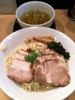 「鶏と煮干しの塩つけそばwith焼き豚」@Japanese Soba Noodles 蔦の写真