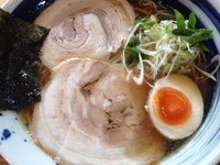 「中華そば（醤油）（740円）」@自家製麺 琥珀の写真