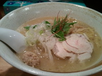 「濃厚鶏白湯そば￥780」@濃厚鶏そば 麺屋武一 新橋本店の写真